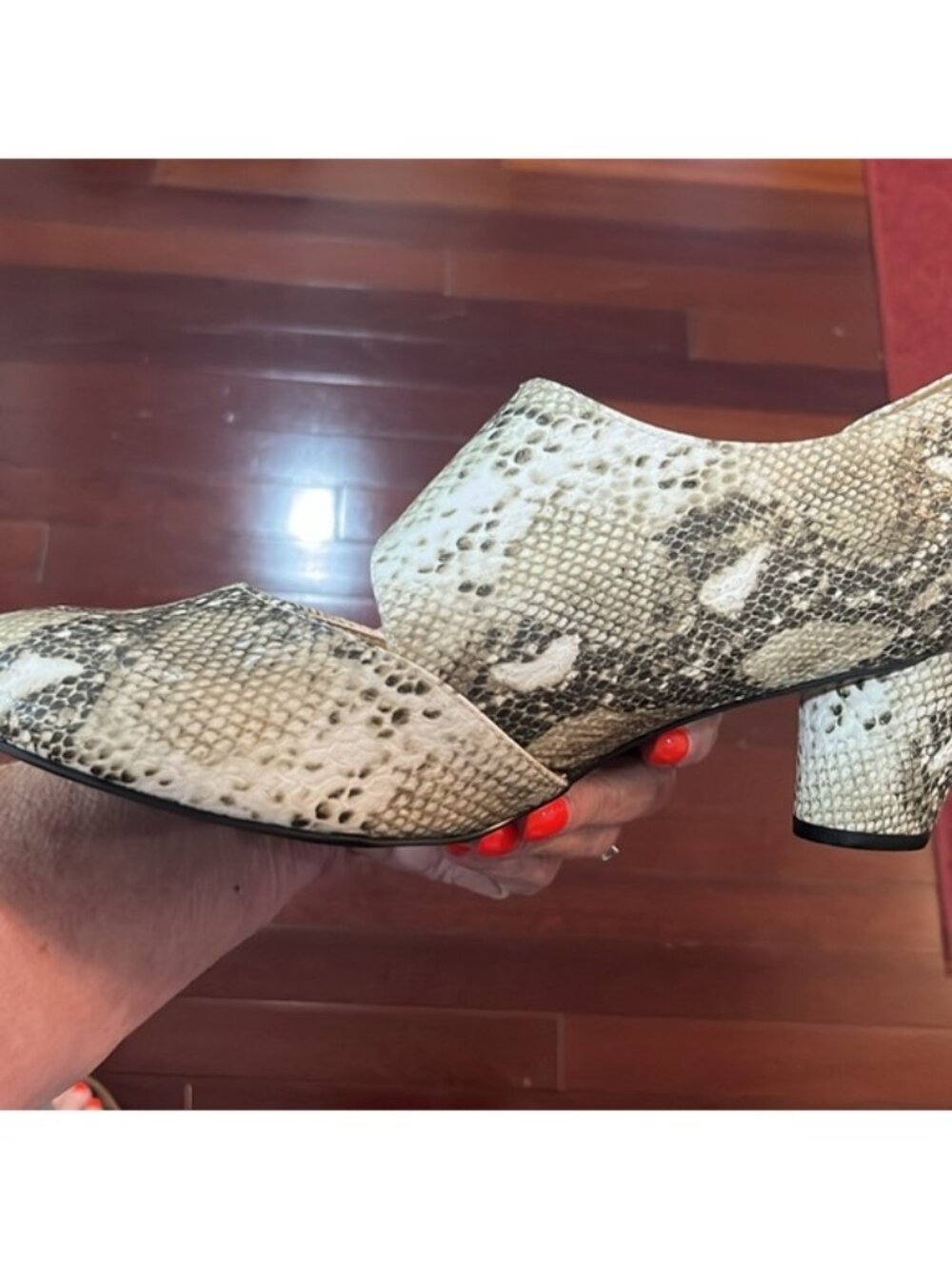 Comfort View Snake Skin design pumps low heel NWOT Size 10 side buckle - Picture 6 of 12